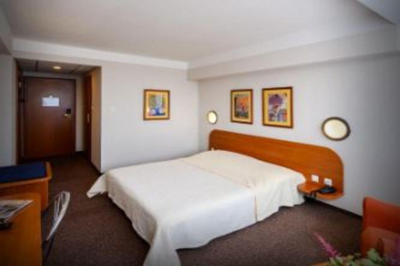 Hotel Lux Банска бистрица Екстериор снимка