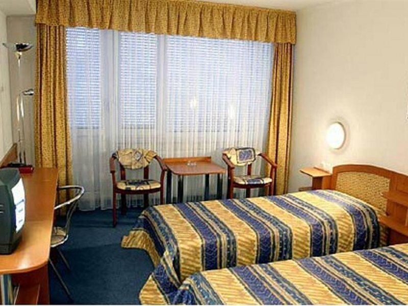Hotel Lux Банска бистрица Екстериор снимка