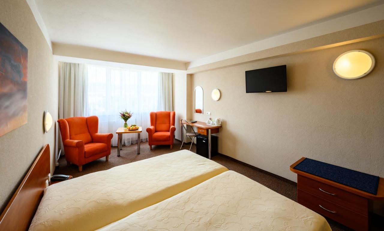 Hotel Lux Банска бистрица Екстериор снимка