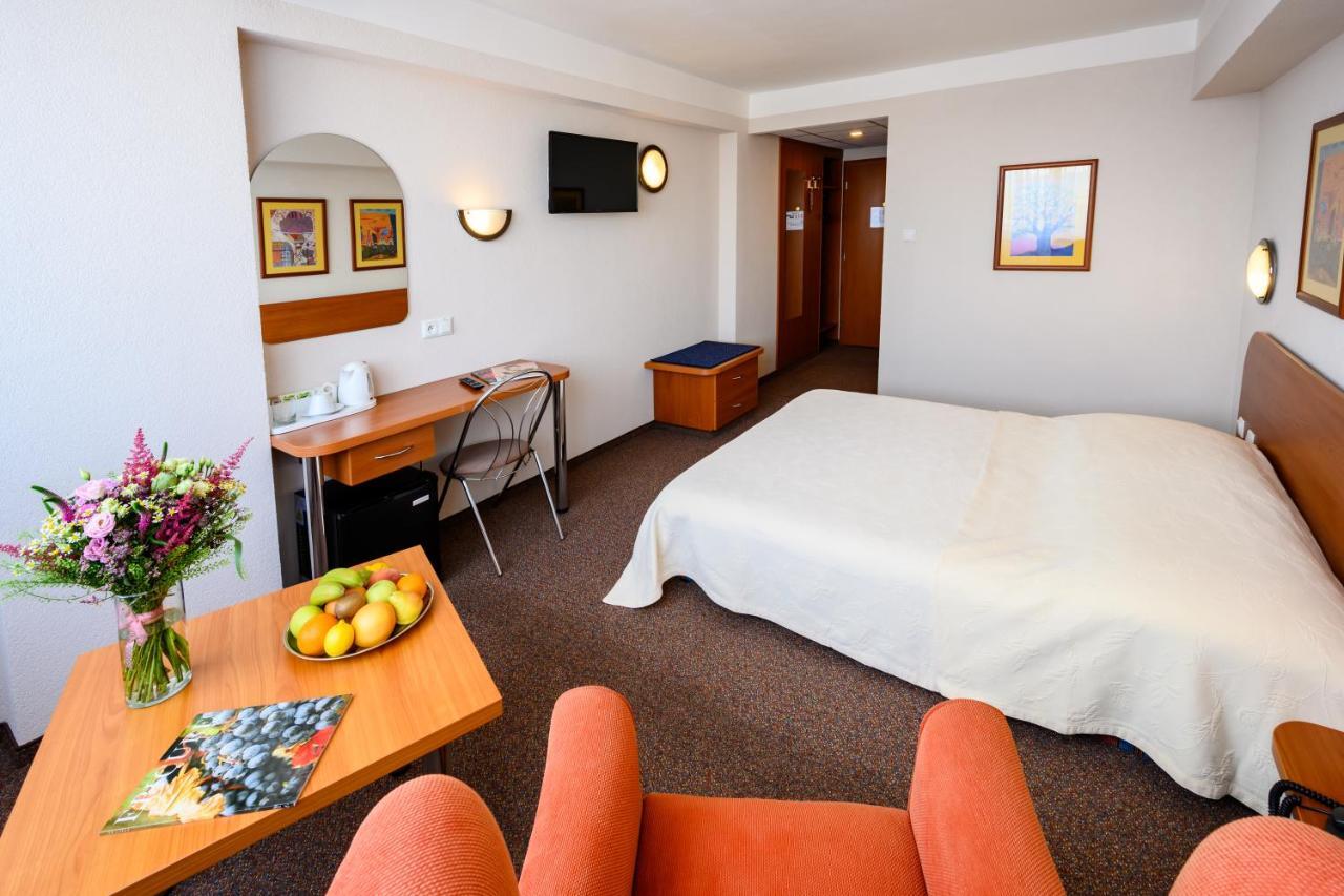 Hotel Lux Банска бистрица Екстериор снимка