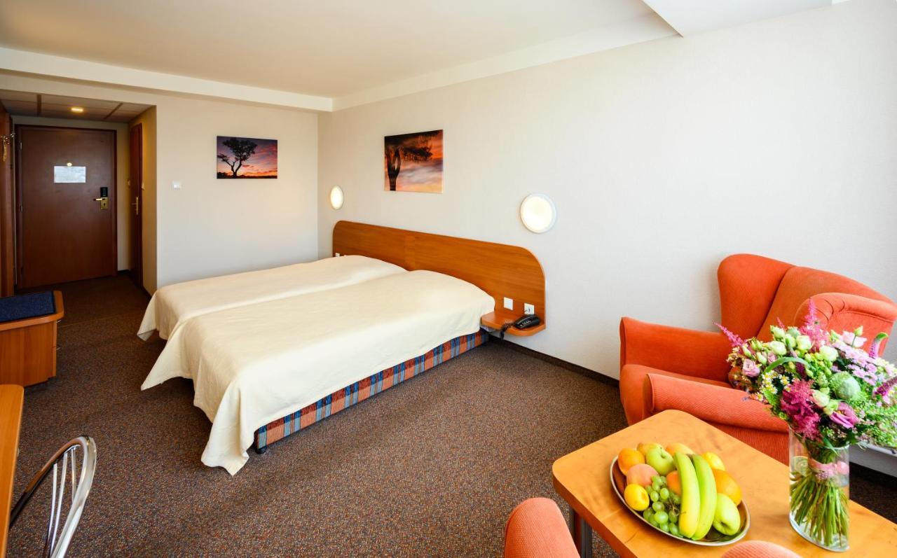 Hotel Lux Банска бистрица Екстериор снимка