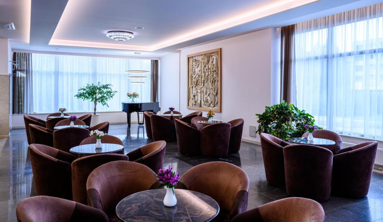 Hotel Lux Банска бистрица Екстериор снимка